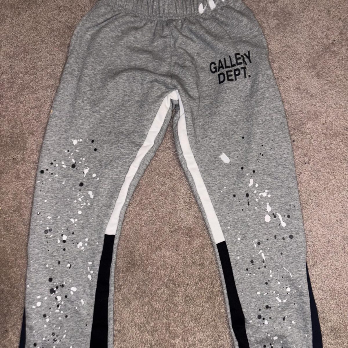 Gallery Dept. Men's Grey Joggers - Image 2
