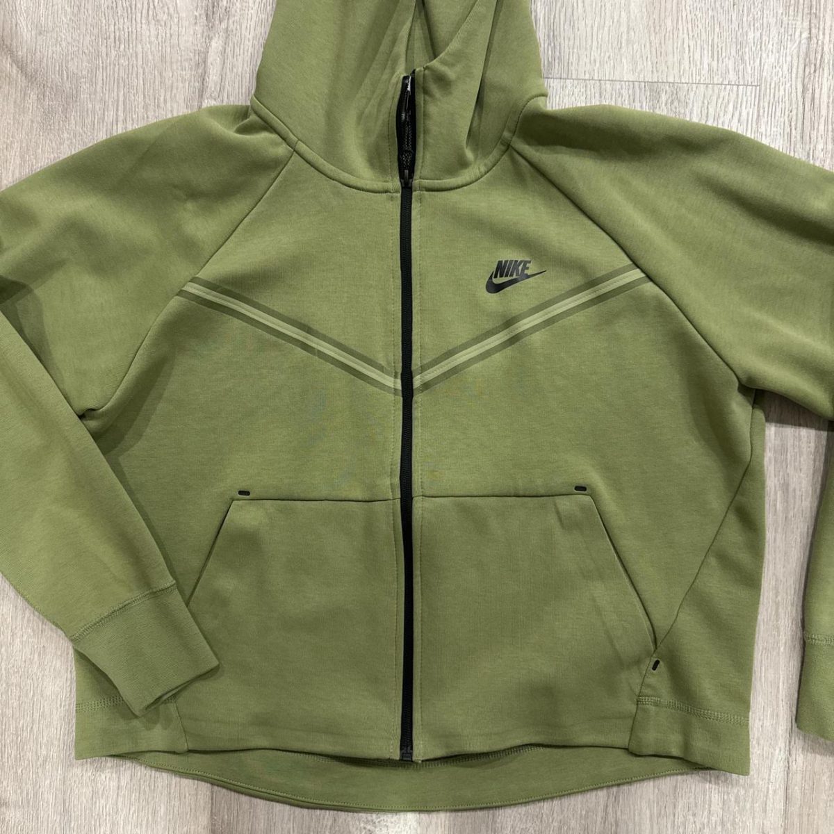 Green nike tech jacket - Image 2