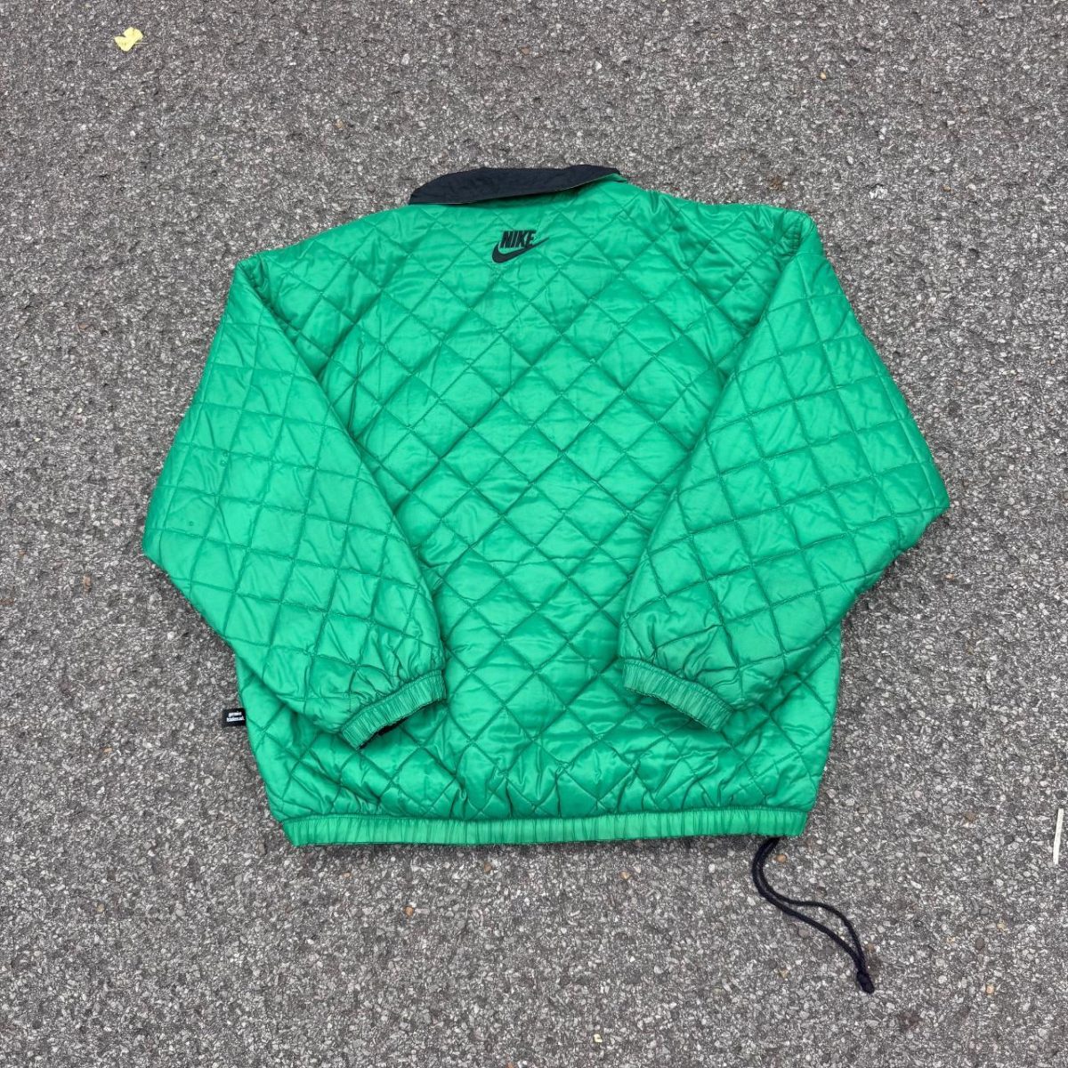 Nike Men's Green and Black Jacket - Image 2
