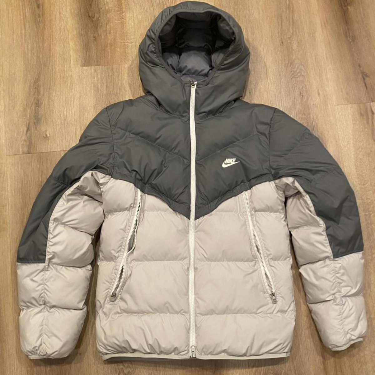 Beige Nike puffer jacket - Image 1