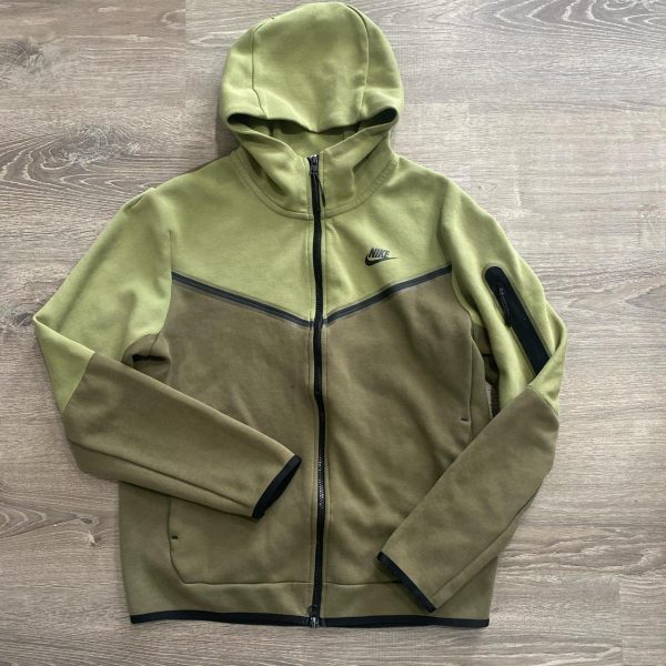 Nike Men's Khaki and Green