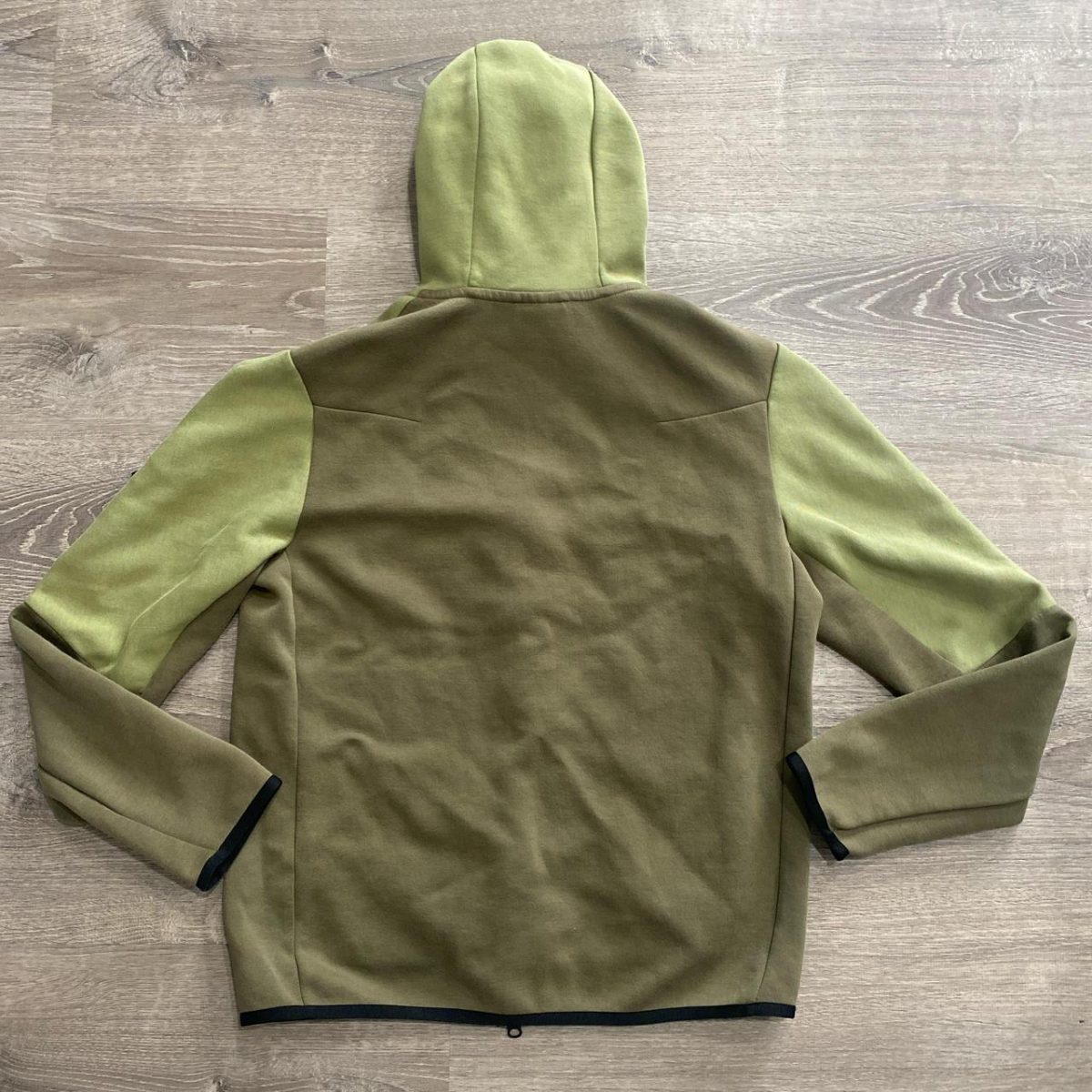 Nike Men's Khaki and Green - Image 3