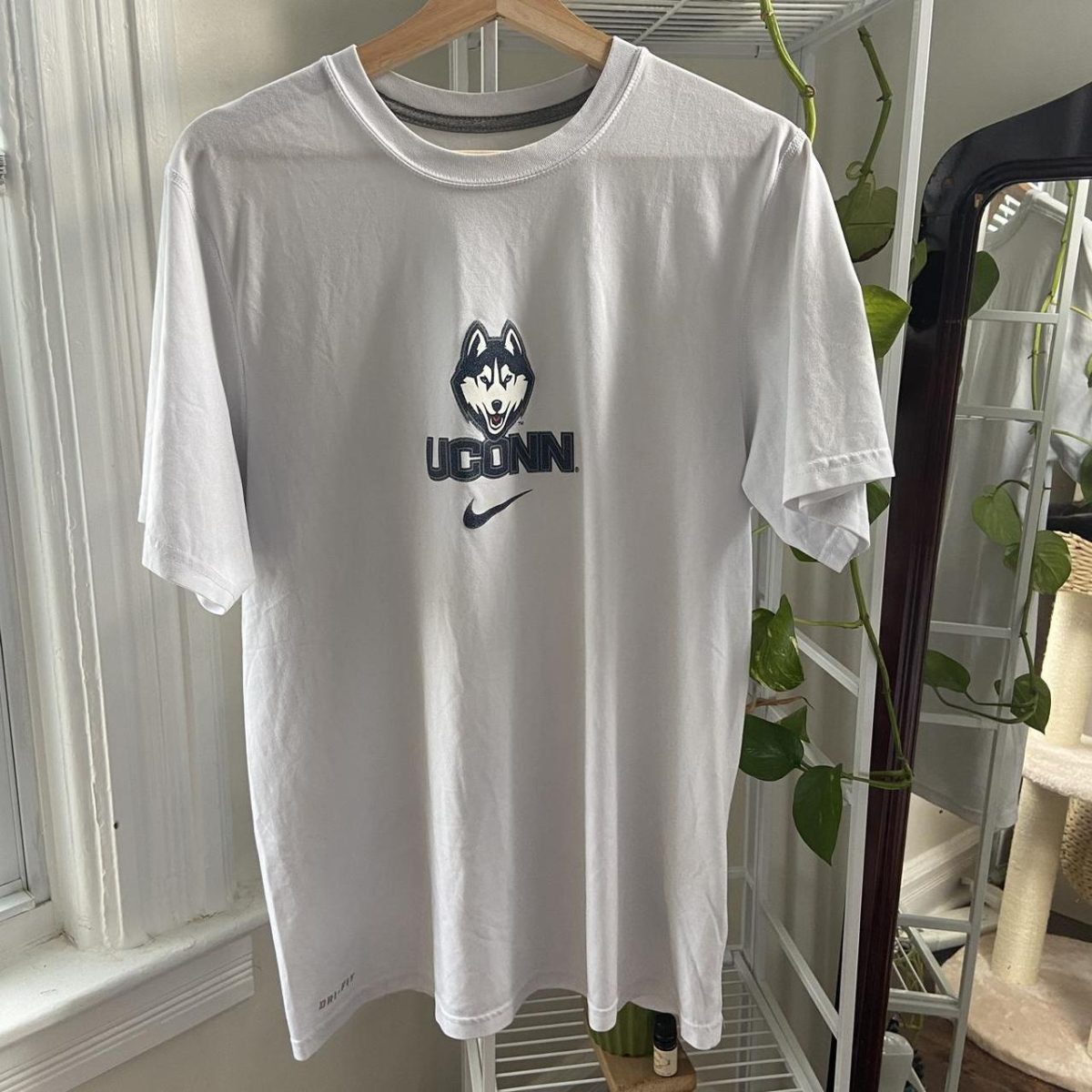 Nike Men's White T-shirt - Image 4