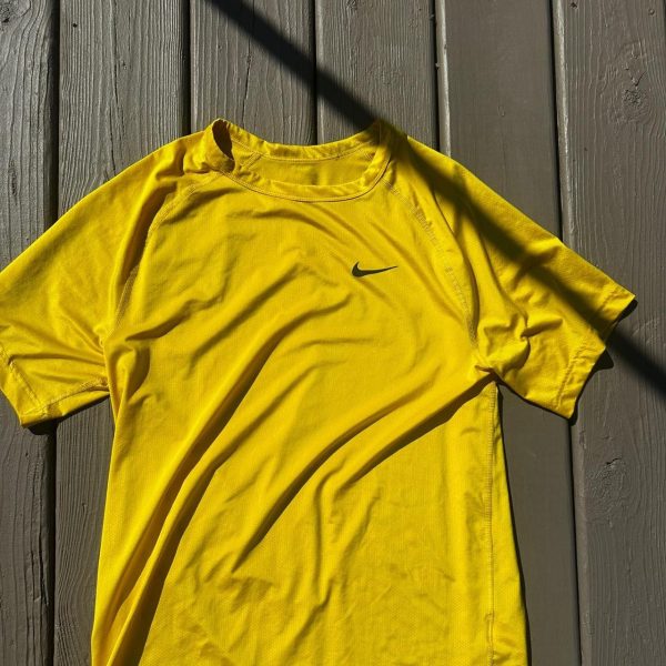 Nike Men's Yellow T-shirt
